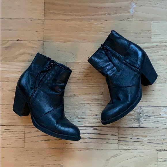 Steve Madden Shoes - Steve Madden / Leather Heeled Booties